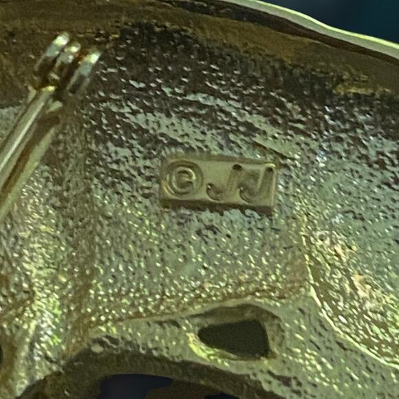 Vintage JJ Signed Cat in Fish Bowl Gold Tone Brooch - Picture 3 of 3